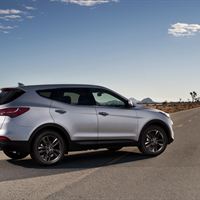 MY13 Santa Fe Exterior 3
