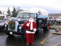 BlueStarbobtailtruckChristmaspic