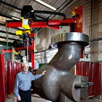 Alan Robinson with 24-inch Severn Glocon valve