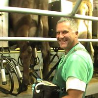 Dr Paul Rapnicki Clinical Professor of Dairy Production Medicine University of Minnesota