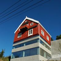 Holmenkollen_stasjon_nedenfra_Foto_Pilkington