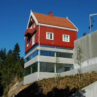 Holmenkollen_Stasjon_bred_Foto_Pilkington