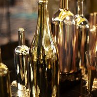 DESIGNLUSH Gold Bottlescape