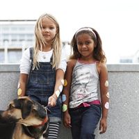 Tyra, Millan och hunden Henry