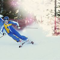 Skicrosslandslaget åker i unika dräkter framtagna tillsammans med Tenson