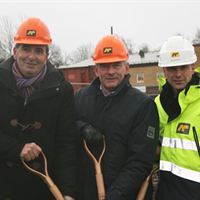 Första spadtaget Nya Vallhamra torg