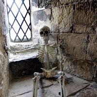 Fright night at Kenilworth Castle with ghost tours!