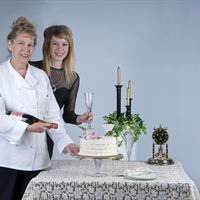 Chef Sheri Cahn of the Victorian Cake Company with daughter Jenni Cahn
