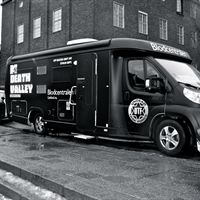 MTV-blodbussen svartvit