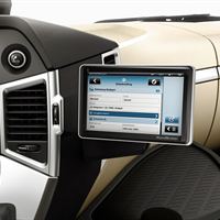Mercedes-Benz’ populære flådestyresystem FleetBoard er standardudstyr i den nye Actros. DispoPilot terminalen fås som tilbehør og har som formål at binde hele processen sammen fra ordre til levering og rummer samtidig en avanceret navigationsenhed.