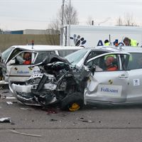 Krockad Toyota och Volvo