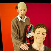 Hur långt når Alfons? Boulevardteatern Foto: Per Åkesson 