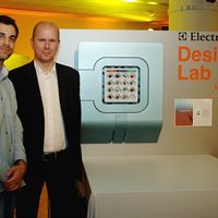 One of the finalists of DesignLab2006 Jonathan Assaraf and Henrik Otto