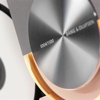 Unika BeoSound 9000 i vitt från Bang & Olufsen auktioneras ut