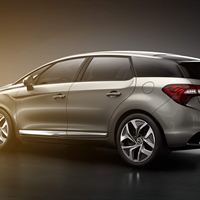 Citroën DS5 snett bakifrån