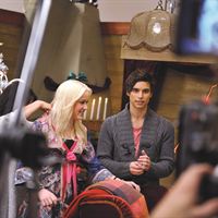 Eric Saade och Hilda Stenmalm © Disney Channel_Pelle T Nilsson