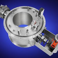 Cryogenic housing with cooling machine