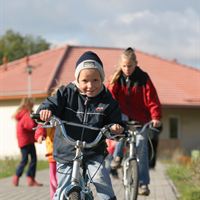 Barn från byn i Valmiera2
