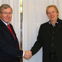 Göran Tunhammar, ordförande Arbetsgivarverket och Sven-Olof Hellman, avtalssekreterare SEKO