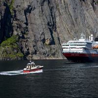 Hurtigruten Kong Harald i Trollfjord