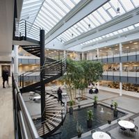 Q8s hovedsæde med atrium