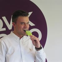 Q8 sælger mange is