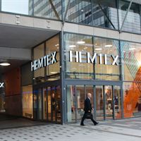 Ny skylt på Hemtex Sergel