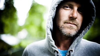 Jo Nesbø (fotograf Håkon Eikesdal)