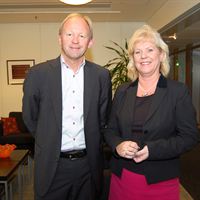 Jan Johansson, VD Peab, tillsammans med Anette Landén, regionskattechef på Skatteverket