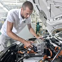 Produktionen av första elbilen igång i Skodafabriken