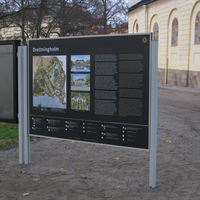 Ny skylt vid Drottningholms slott