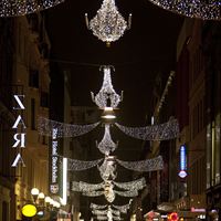 Den nya julbelysningen på Drottningatan (Fotograf Roger Vikström)