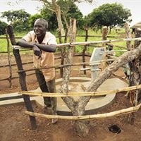 Läkarmissionen borrar brunnar i Uganda