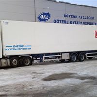 Det första exemplaret av den nya frystrailern från Bussbygg, med plats för 48 lastpallar i en trailer där lastbilens motor driver frysaggregatet.