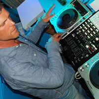 DJ Thomas Wingren