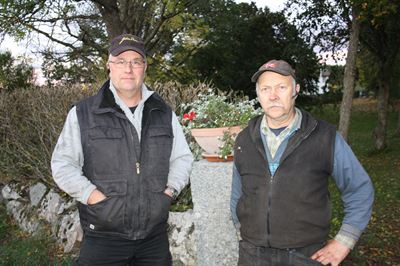 Fredrik Andersson från Tarby gård och Johan Lindgren från Backa gård i Vallentuna utan för Stockholm har utsetts till årets svenska Östersjöbönder av Världsnaturfonden WWF.