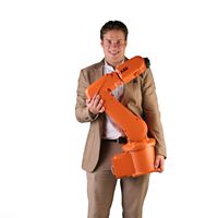 Nicolas De Keijser, Produktchef för ABB:s små robotar, med IRB 120