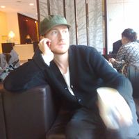 Daniel i telefon