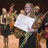 Linn tar emot priset