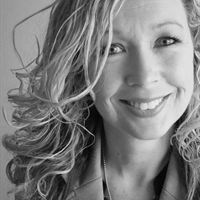 Anna Helton