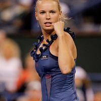 Caroline Wozniacki visar stark beslutsamhet och en vinnande attityd