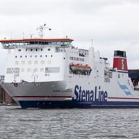 Stena Jutlandica med vindkraftverk