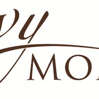 SavvyMom logo