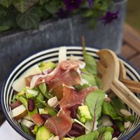 Mättande sallad med bönor