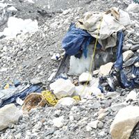 Waste on Everest 1