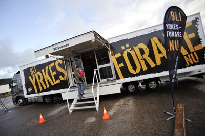 TYA:s trailer med simulatorer
