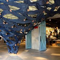 RIBA London - Regent Street Windows Project 2011 - Levis by Ian McChesney