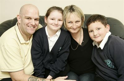 Self Unlimited Tony Harvey with Family for Bognor Prom 10K Run