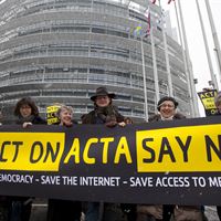 Manifestation mot ACTA i EU-parlamentet
