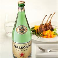 S.Pellegrino designflaska
